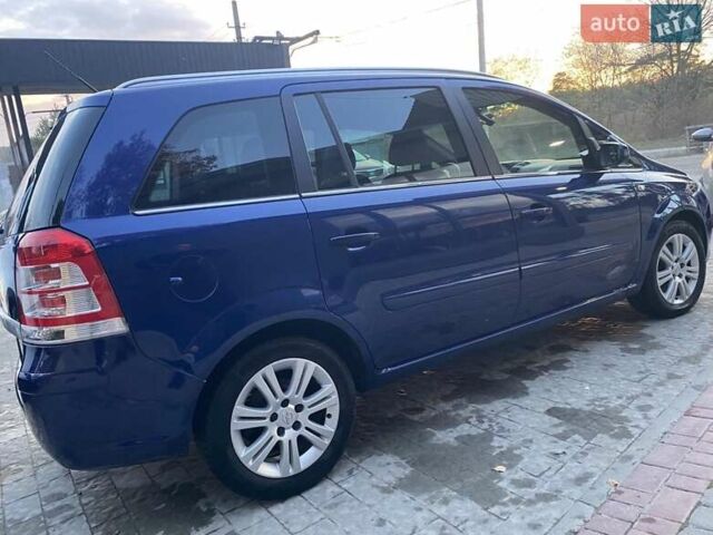 Синий Опель Зафира, объемом двигателя 1.9 л и пробегом 206 тыс. км за 7700 $, фото 1 на Automoto.ua