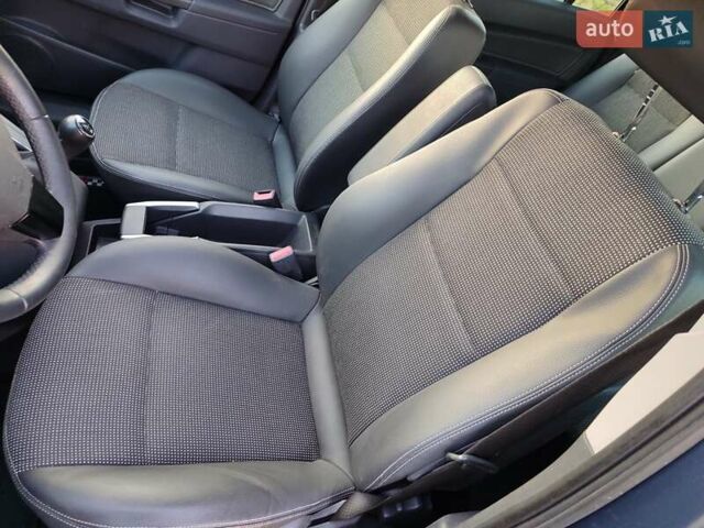 Синий Опель Зафира, объемом двигателя 1.6 л и пробегом 205 тыс. км за 7000 $, фото 40 на Automoto.ua