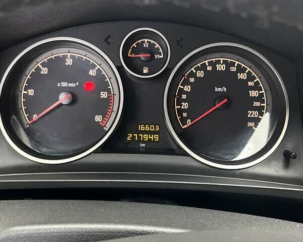 Синий Опель Зафира, объемом двигателя 1.9 л и пробегом 277 тыс. км за 6500 $, фото 6 на Automoto.ua