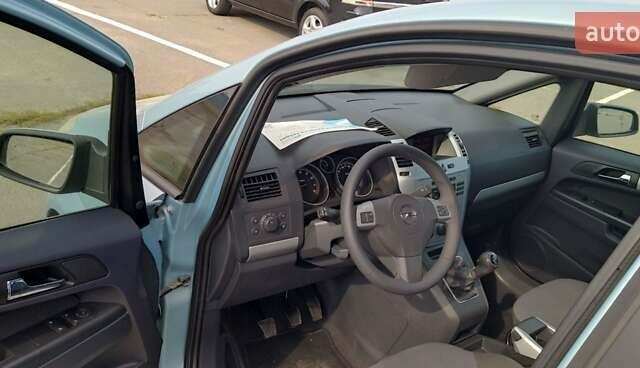 Синий Опель Зафира, объемом двигателя 1.6 л и пробегом 192 тыс. км за 6000 $, фото 4 на Automoto.ua