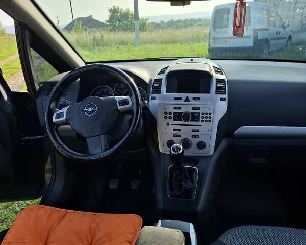 Синий Опель Зафира, объемом двигателя 1.7 л и пробегом 252 тыс. км за 6100 $, фото 10 на Automoto.ua