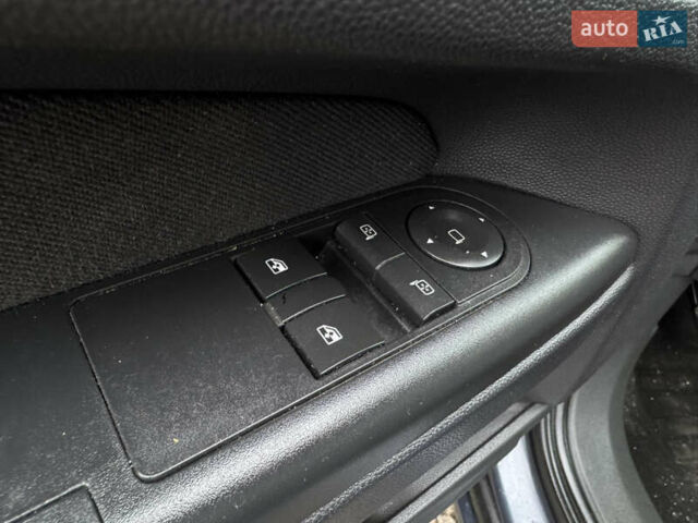 Синий Опель Зафира, объемом двигателя 1.6 л и пробегом 197 тыс. км за 6700 $, фото 21 на Automoto.ua