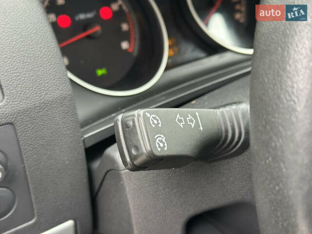 Синий Опель Зафира, объемом двигателя 1.8 л и пробегом 220 тыс. км за 6999 $, фото 11 на Automoto.ua