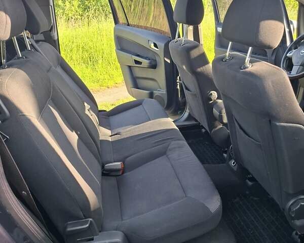 Синий Опель Зафира, объемом двигателя 1.7 л и пробегом 252 тыс. км за 6100 $, фото 6 на Automoto.ua