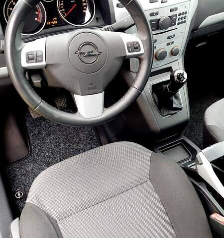 Синий Опель Зафира, объемом двигателя 1.6 л и пробегом 227 тыс. км за 6399 $, фото 17 на Automoto.ua