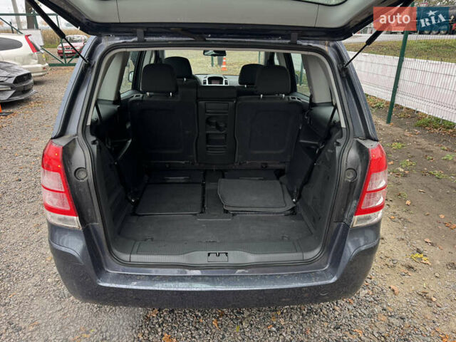 Синий Опель Зафира, объемом двигателя 1.6 л и пробегом 197 тыс. км за 6700 $, фото 6 на Automoto.ua