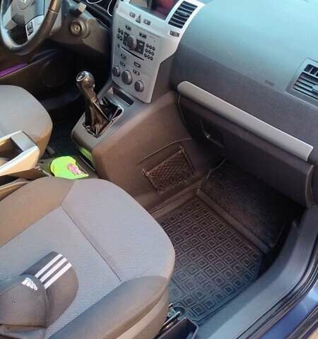 Синий Опель Зафира, объемом двигателя 1.69 л и пробегом 284 тыс. км за 6800 $, фото 17 на Automoto.ua