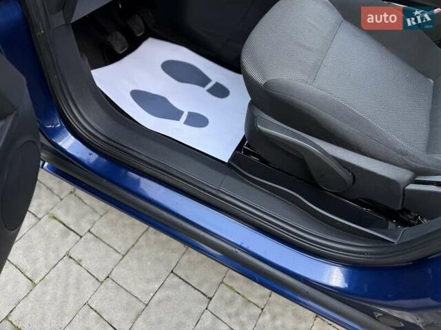 Синий Опель Зафира, объемом двигателя 1.6 л и пробегом 180 тыс. км за 6750 $, фото 53 на Automoto.ua