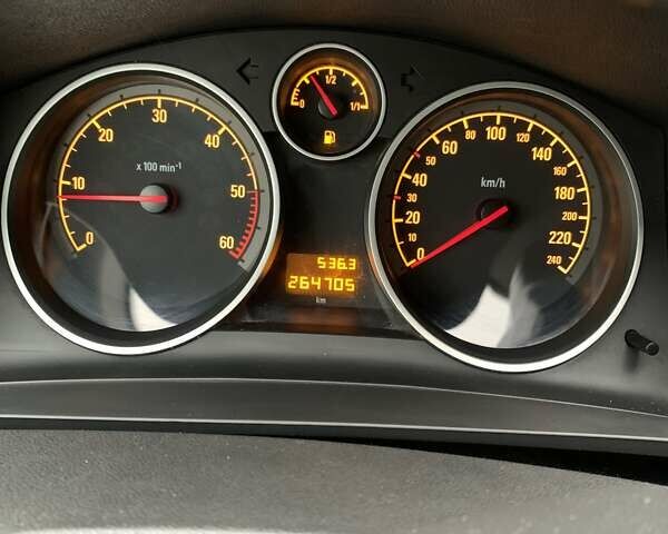 Синій Опель Зафіра, об'ємом двигуна 1.69 л та пробігом 260 тис. км за 6850 $, фото 4 на Automoto.ua