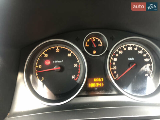 Синий Опель Зафира, объемом двигателя 1.69 л и пробегом 188 тыс. км за 6800 $, фото 6 на Automoto.ua