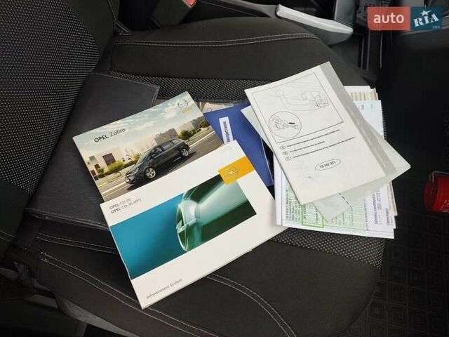 Синий Опель Зафира, объемом двигателя 1.7 л и пробегом 260 тыс. км за 6600 $, фото 8 на Automoto.ua