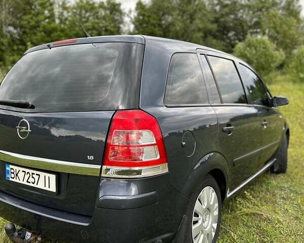 Синий Опель Зафира, объемом двигателя 1.8 л и пробегом 222 тыс. км за 5800 $, фото 2 на Automoto.ua