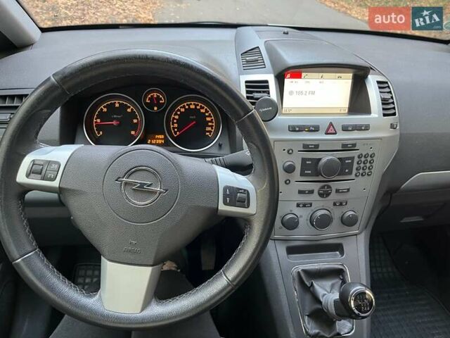 Синій Опель Зафіра, об'ємом двигуна 1.7 л та пробігом 212 тис. км за 7800 $, фото 4 на Automoto.ua