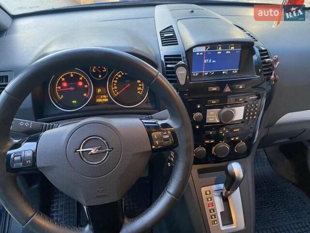 Синий Опель Зафира, объемом двигателя 1.9 л и пробегом 206 тыс. км за 7700 $, фото 4 на Automoto.ua