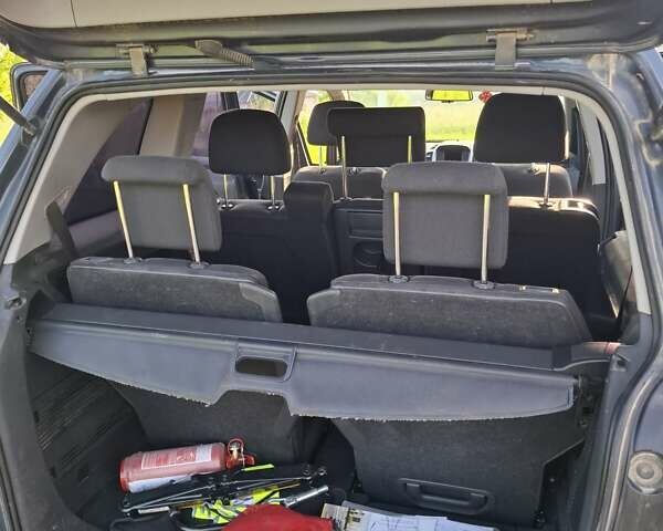 Синий Опель Зафира, объемом двигателя 1.7 л и пробегом 252 тыс. км за 6100 $, фото 11 на Automoto.ua