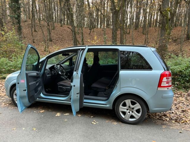 Синій Опель Зафіра, об'ємом двигуна 1.7 л та пробігом 212 тис. км за 7800 $, фото 4 на Automoto.ua