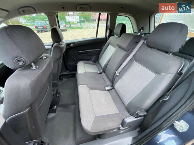 Синий Опель Зафира, объемом двигателя 1.69 л и пробегом 220 тыс. км за 6350 $, фото 10 на Automoto.ua