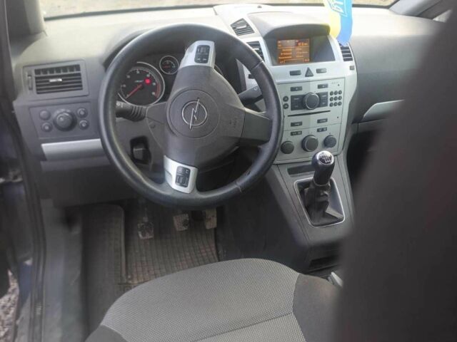 Синий Опель Зафира, объемом двигателя 1.9 л и пробегом 3 тыс. км за 6300 $, фото 4 на Automoto.ua