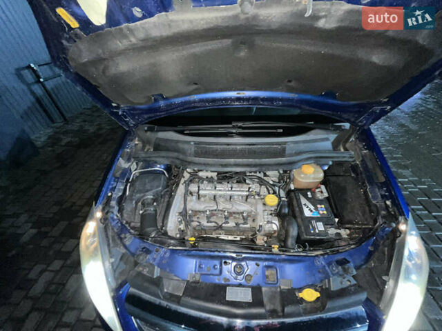 Синий Опель Зафира, объемом двигателя 1.9 л и пробегом 220 тыс. км за 8000 $, фото 6 на Automoto.ua