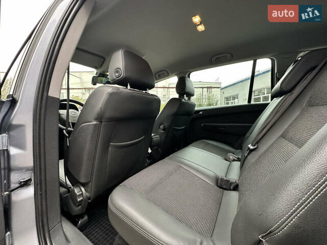 Синий Опель Зафира, объемом двигателя 1.8 л и пробегом 220 тыс. км за 6999 $, фото 17 на Automoto.ua