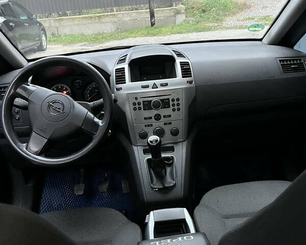 Синий Опель Зафира, объемом двигателя 1.6 л и пробегом 163 тыс. км за 6150 $, фото 9 на Automoto.ua