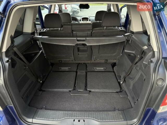 Синий Опель Зафира, объемом двигателя 1.6 л и пробегом 180 тыс. км за 6750 $, фото 78 на Automoto.ua