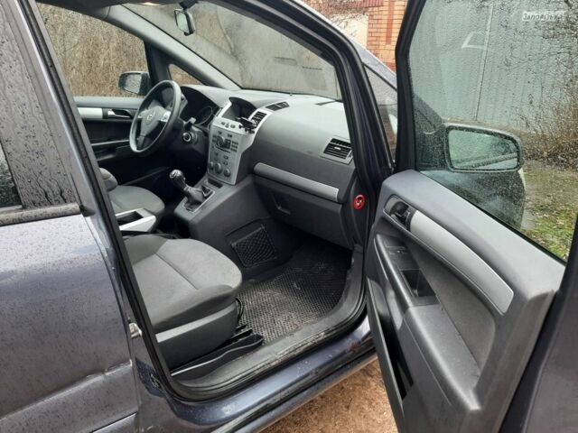 Синий Опель Зафира, объемом двигателя 1.8 л и пробегом 200 тыс. км за 5100 $, фото 6 на Automoto.ua