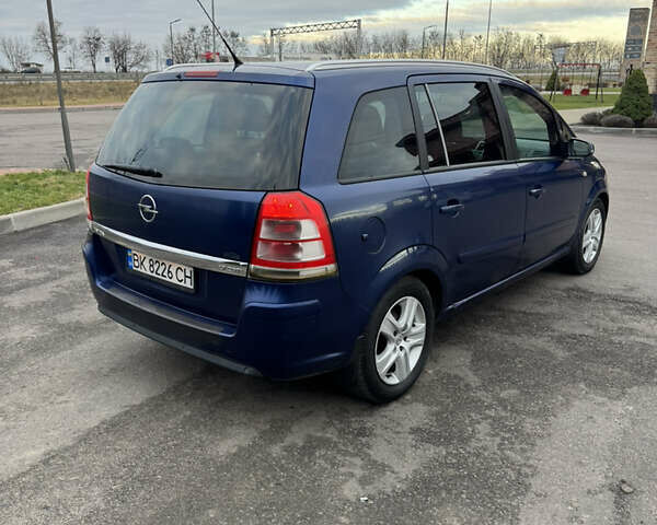 Синий Опель Зафира, объемом двигателя 1.7 л и пробегом 294 тыс. км за 4800 $, фото 6 на Automoto.ua