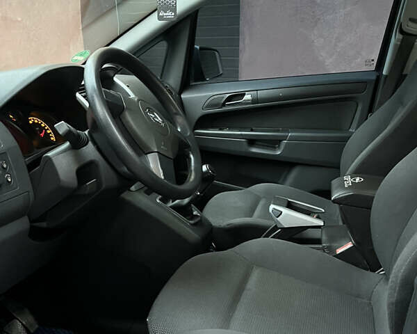 Синий Опель Зафира, объемом двигателя 1.6 л и пробегом 163 тыс. км за 6150 $, фото 5 на Automoto.ua