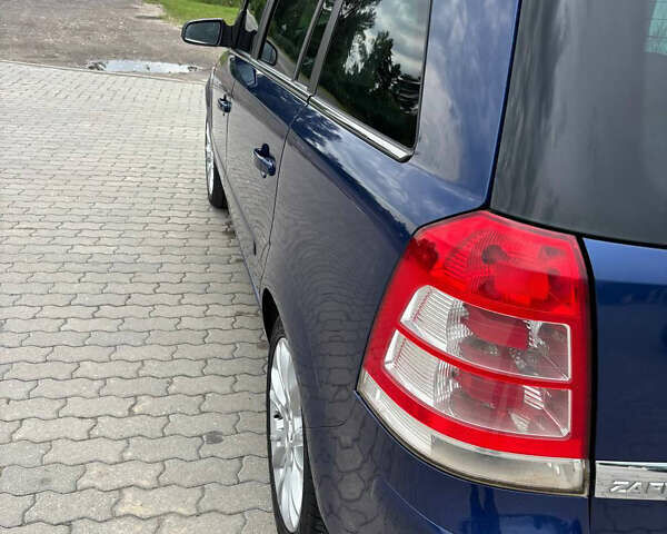 Синий Опель Зафира, объемом двигателя 1.8 л и пробегом 325 тыс. км за 6200 $, фото 5 на Automoto.ua