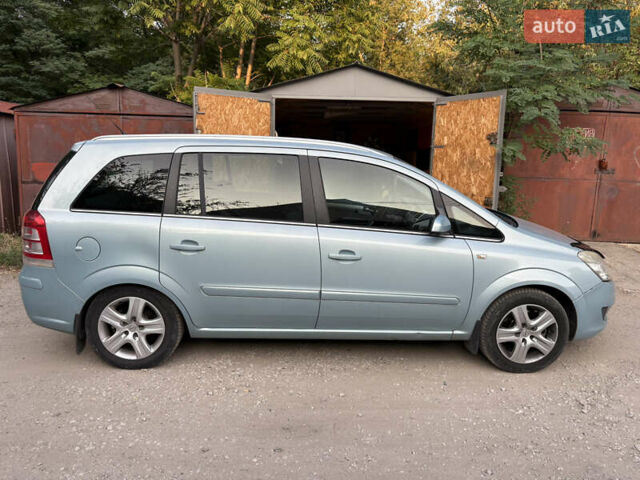 Синий Опель Зафира, объемом двигателя 1.7 л и пробегом 315 тыс. км за 6500 $, фото 3 на Automoto.ua