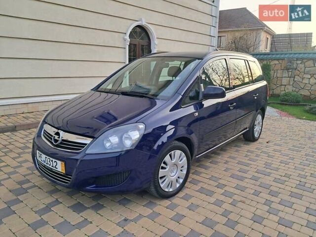 Синий Опель Зафира, объемом двигателя 1.6 л и пробегом 264 тыс. км за 5650 $, фото 4 на Automoto.ua