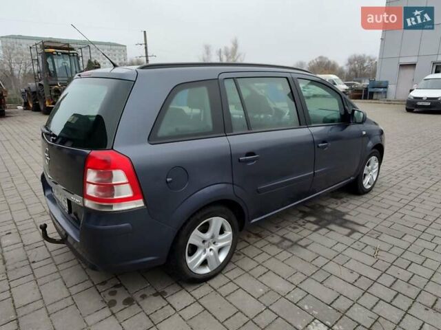 Синий Опель Зафира, объемом двигателя 1.7 л и пробегом 260 тыс. км за 6600 $, фото 3 на Automoto.ua