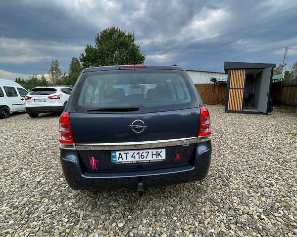 Синий Опель Зафира, объемом двигателя 1.69 л и пробегом 220 тыс. км за 6350 $, фото 3 на Automoto.ua