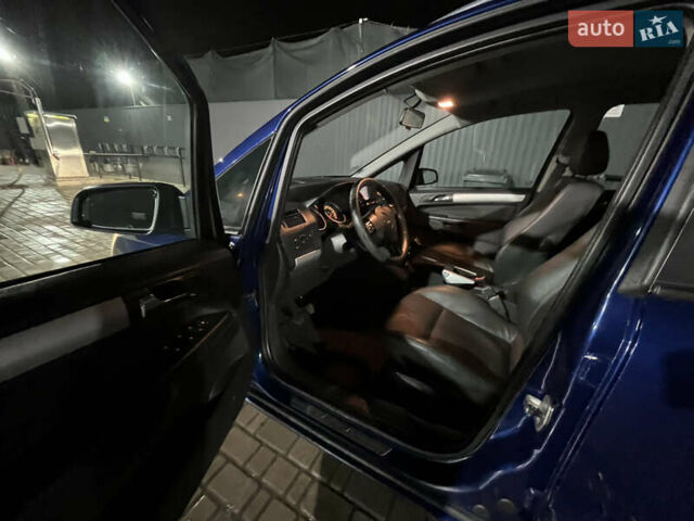 Синий Опель Зафира, объемом двигателя 1.9 л и пробегом 220 тыс. км за 8000 $, фото 12 на Automoto.ua