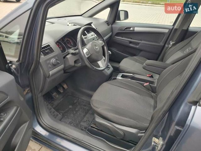 Синий Опель Зафира, объемом двигателя 1.7 л и пробегом 260 тыс. км за 6600 $, фото 6 на Automoto.ua