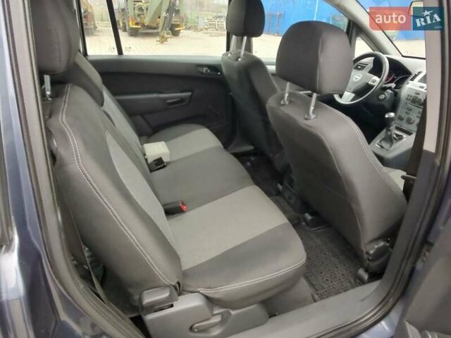 Синий Опель Зафира, объемом двигателя 1.7 л и пробегом 260 тыс. км за 6600 $, фото 10 на Automoto.ua