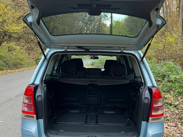 Синій Опель Зафіра, об'ємом двигуна 1.7 л та пробігом 212 тис. км за 7800 $, фото 8 на Automoto.ua