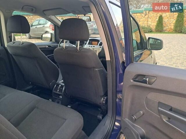 Синий Опель Зафира, объемом двигателя 1.6 л и пробегом 264 тыс. км за 5650 $, фото 39 на Automoto.ua