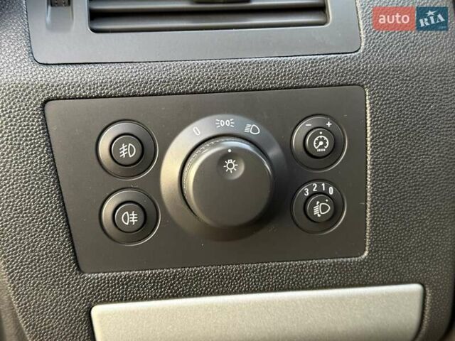 Синий Опель Зафира, объемом двигателя 1.8 л и пробегом 186 тыс. км за 7250 $, фото 51 на Automoto.ua