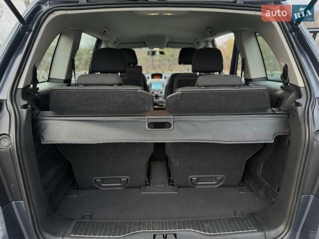 Синий Опель Зафира, объемом двигателя 1.6 л и пробегом 182 тыс. км за 6950 $, фото 81 на Automoto.ua