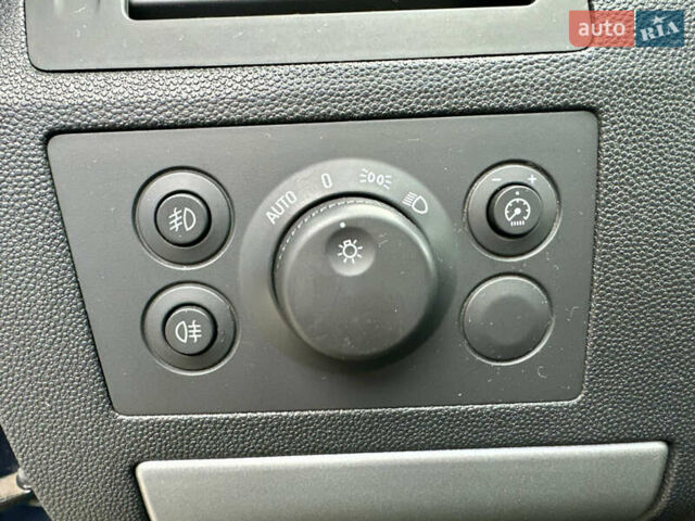 Синий Опель Зафира, объемом двигателя 1.8 л и пробегом 135 тыс. км за 9199 $, фото 34 на Automoto.ua