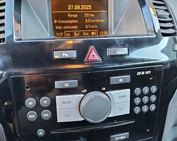 Синий Опель Зафира, объемом двигателя 1.7 л и пробегом 256 тыс. км за 6300 $, фото 15 на Automoto.ua