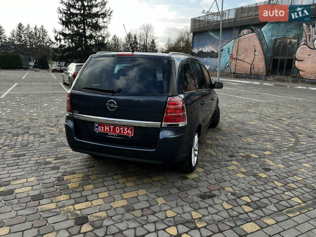 Синий Опель Зафира, объемом двигателя 1.7 л и пробегом 250 тыс. км за 8500 $, фото 6 на Automoto.ua