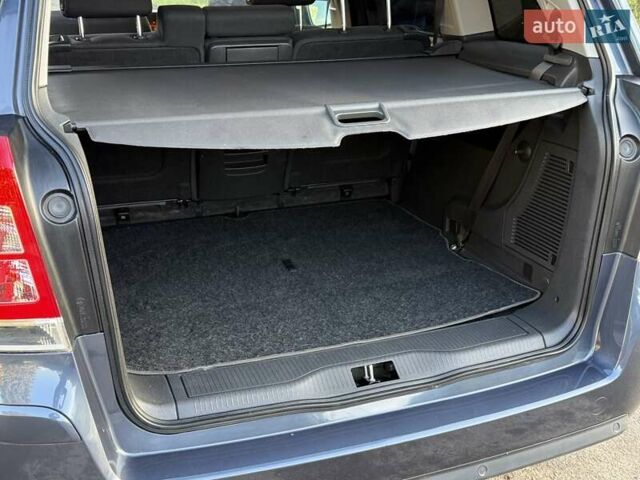 Синий Опель Зафира, объемом двигателя 1.8 л и пробегом 186 тыс. км за 7250 $, фото 38 на Automoto.ua