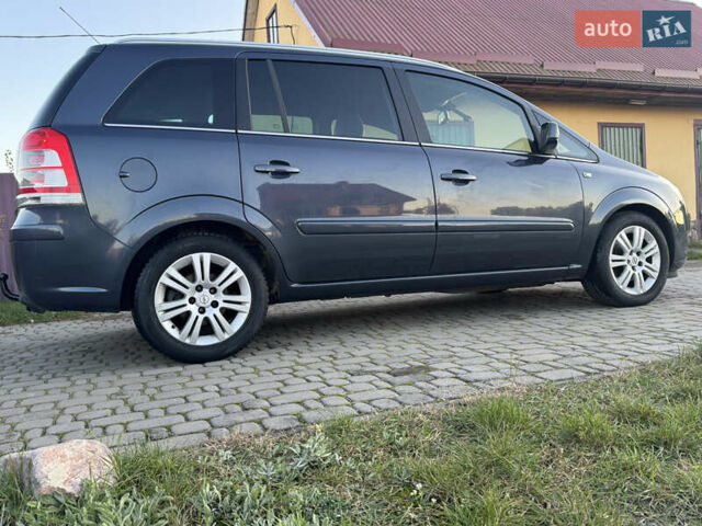 Синий Опель Зафира, объемом двигателя 1.8 л и пробегом 250 тыс. км за 6750 $, фото 6 на Automoto.ua