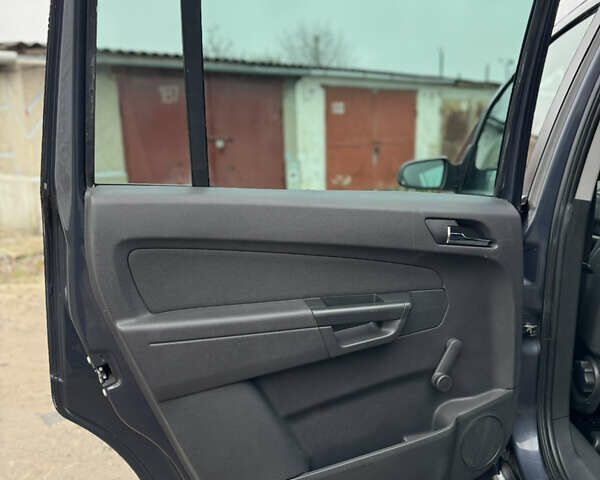 Синий Опель Зафира, объемом двигателя 1.8 л и пробегом 270 тыс. км за 6300 $, фото 7 на Automoto.ua