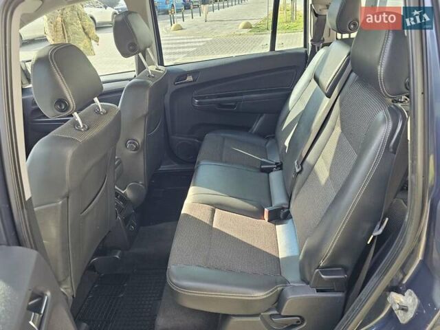 Синий Опель Зафира, объемом двигателя 1.7 л и пробегом 241 тыс. км за 7200 $, фото 9 на Automoto.ua