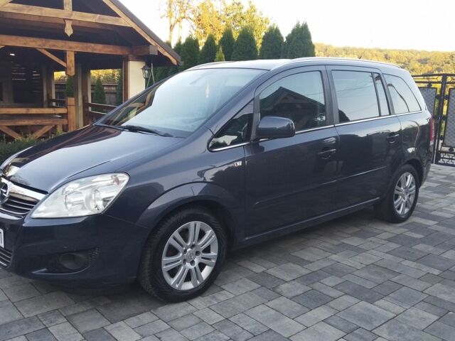 Синий Опель Зафира, объемом двигателя 1.8 л и пробегом 255 тыс. км за 6850 $, фото 1 на Automoto.ua