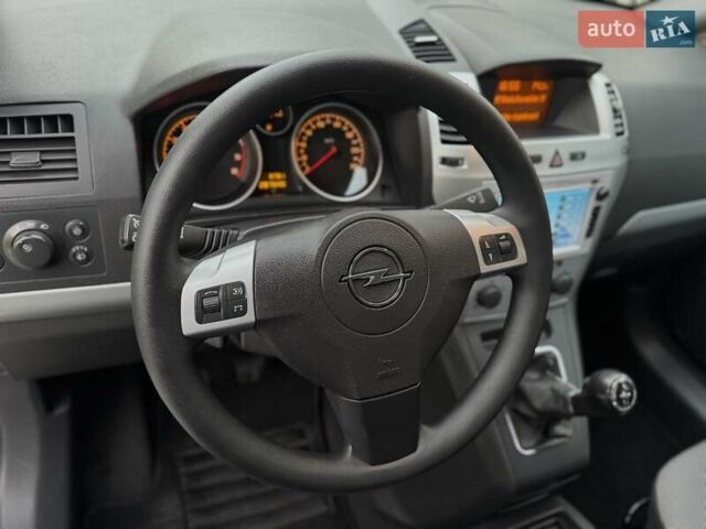 Синий Опель Зафира, объемом двигателя 1.6 л и пробегом 182 тыс. км за 6950 $, фото 42 на Automoto.ua